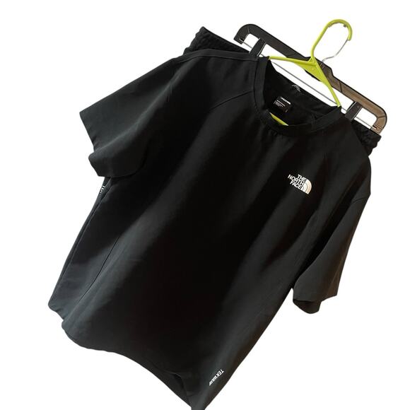 The North Face Men's Flashdry Tekware Drawstring zip pocket Black Set - Picture 2 of 6